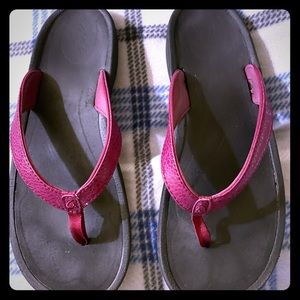 Olukai flops